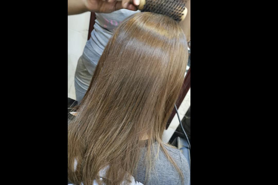 ايناس خبيرة مكياج وشعر photo 4